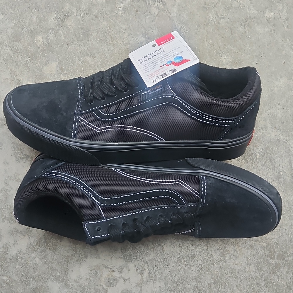 NWT Unisex Vans Off the Wall Sneakers